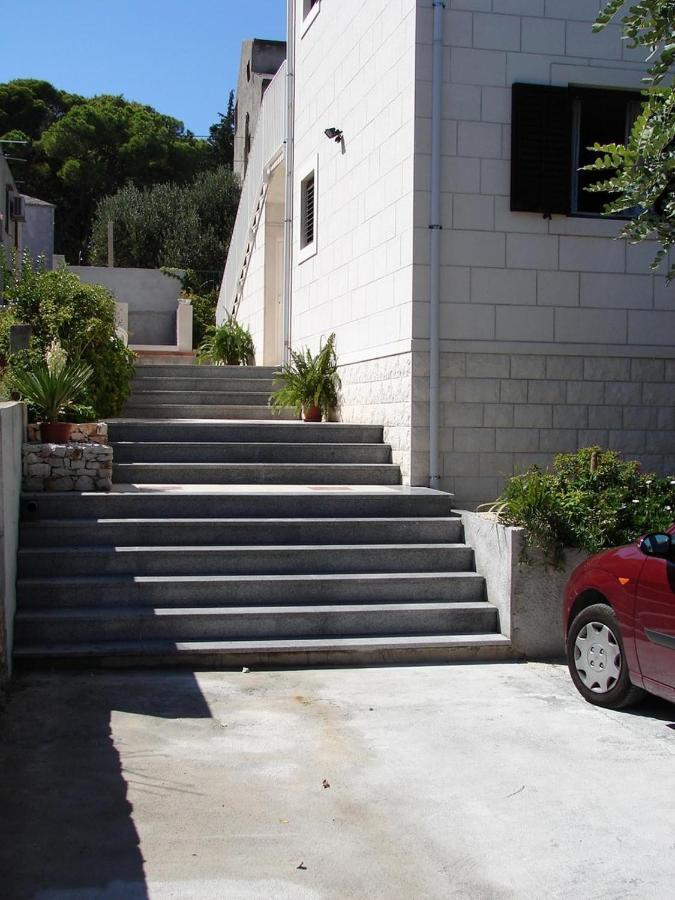 Apartments Magda Supetar Exterior photo